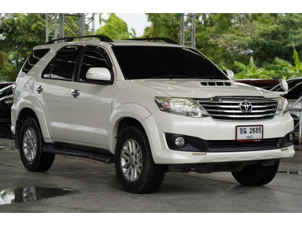 2012 TOYOTA FORTUNER 3.0 V 2WD A/T สีขาว